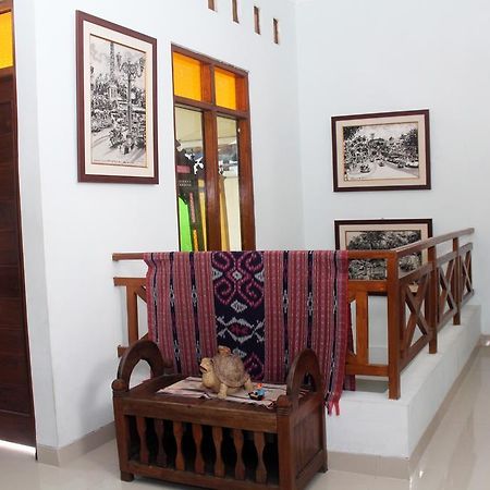 Griya Kedasih Guesthouse Yogyakarta Exterior photo