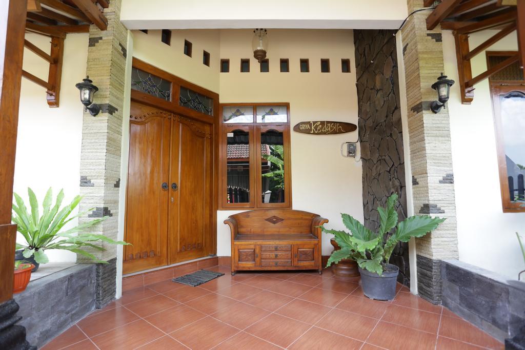 Griya Kedasih Guesthouse Yogyakarta Exterior photo