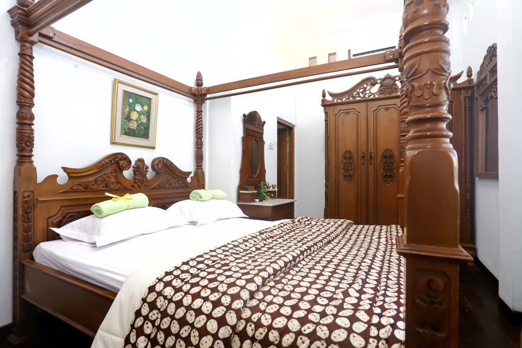Griya Kedasih Guesthouse Yogyakarta Exterior photo